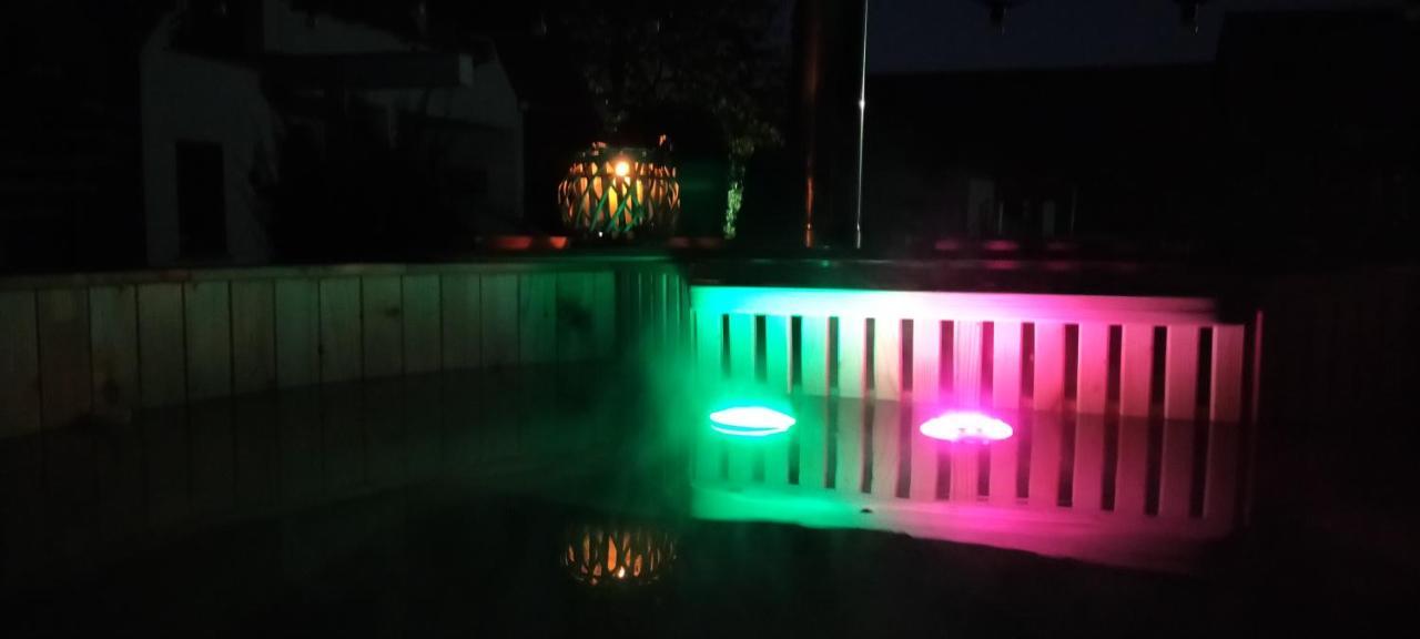 Bed and Breakfast Castelul De Smarald Pangaracior Екстер'єр фото