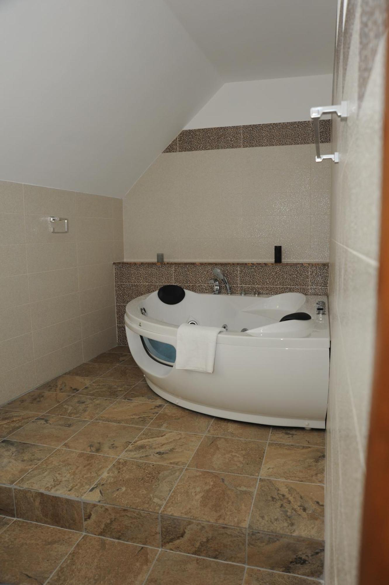 Bed and Breakfast Castelul De Smarald Pangaracior Екстер'єр фото