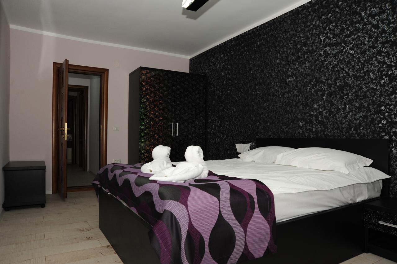 Bed and Breakfast Castelul De Smarald Pangaracior Екстер'єр фото