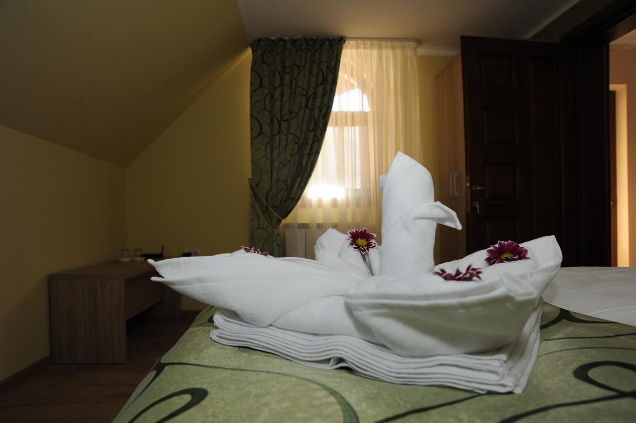 Bed and Breakfast Castelul De Smarald Pangaracior Екстер'єр фото