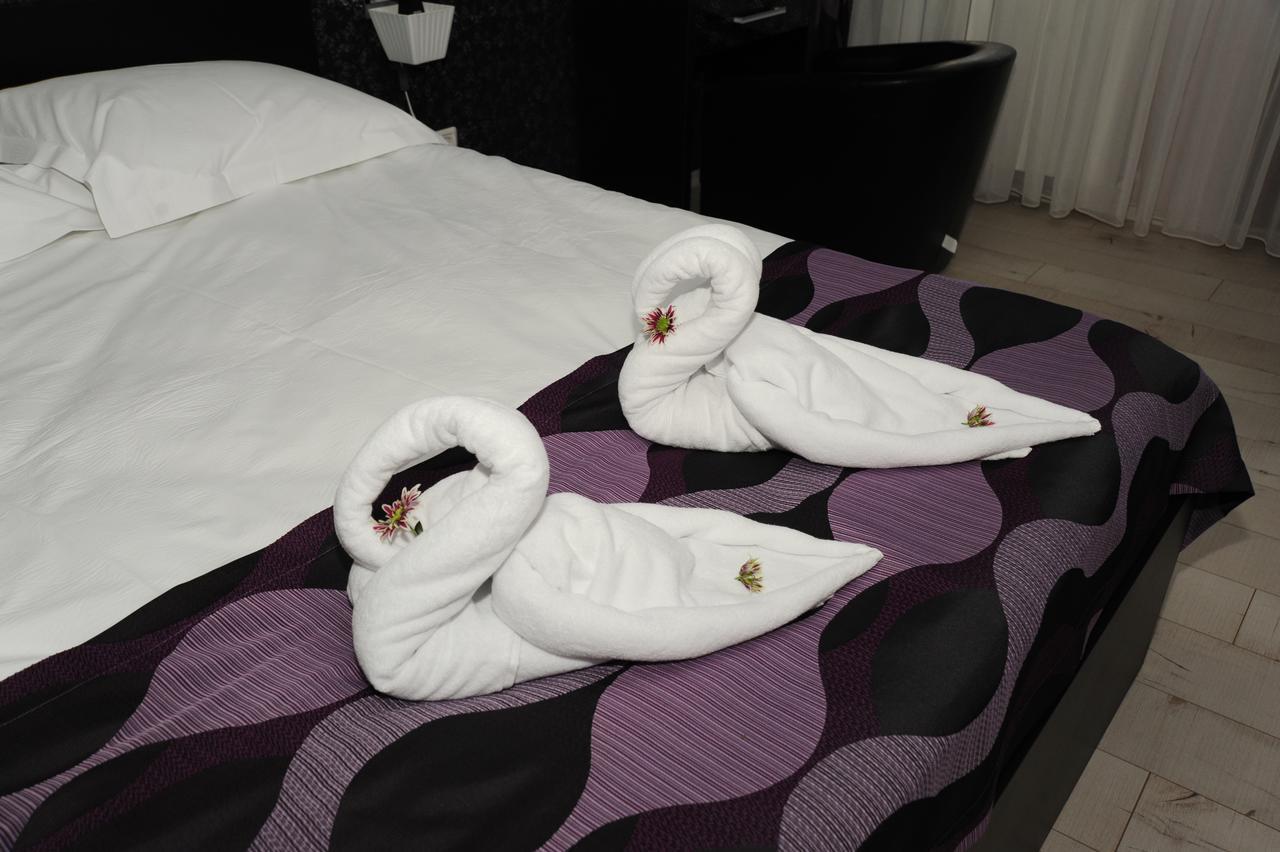 Bed and Breakfast Castelul De Smarald Pangaracior Екстер'єр фото