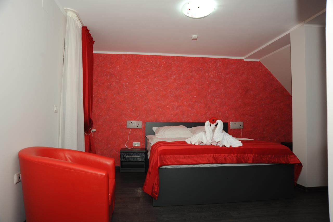 Bed and Breakfast Castelul De Smarald Pangaracior Екстер'єр фото