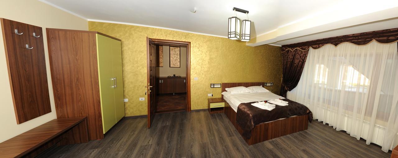 Bed and Breakfast Castelul De Smarald Pangaracior Екстер'єр фото