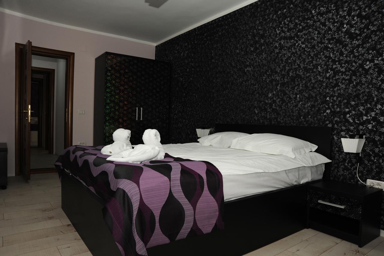Bed and Breakfast Castelul De Smarald Pangaracior Екстер'єр фото